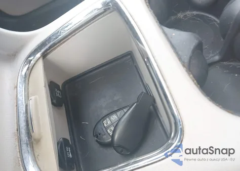 2015 Chrysler Town & Country Touring-L z USA, uszkodzony, nr VIN 2C4RC1CG6FR673922